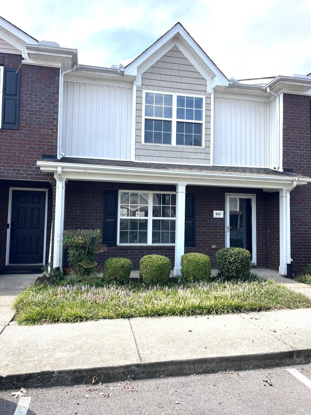 4007 George Buchanan Dr N, La Vergne, TN 37086 Main Photo