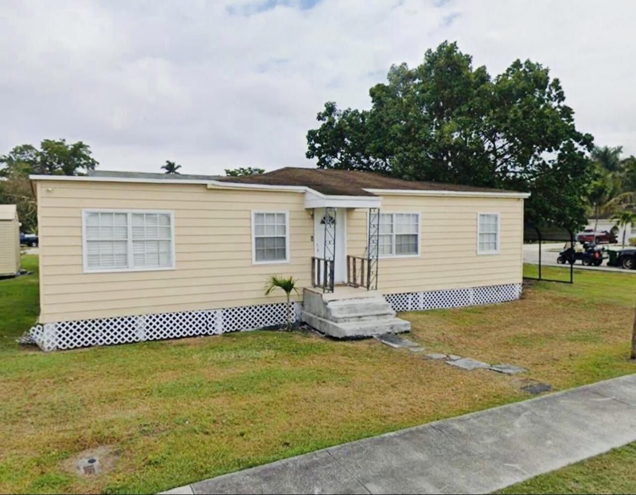 297 E E 4th St. Street, Pahokee, FL 33476 Photo