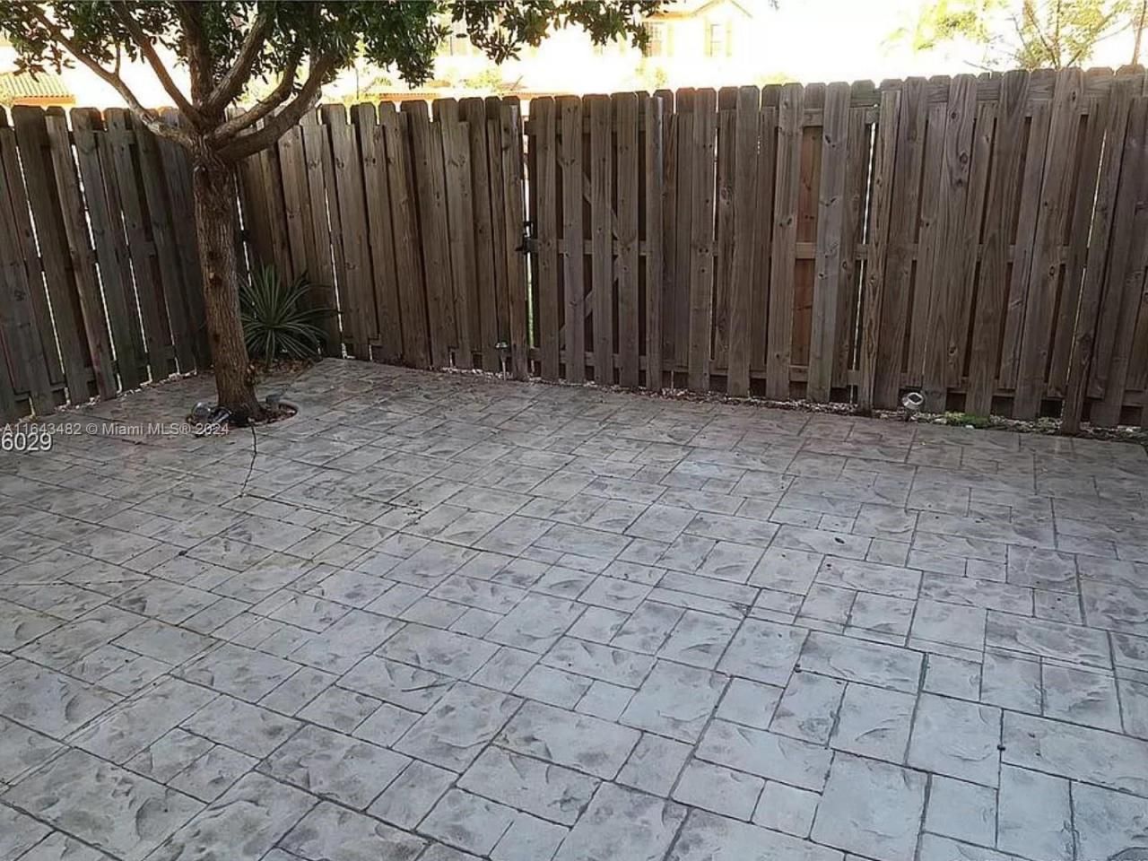 387 NE 37th Ter, Homestead, FL 33033 Photo