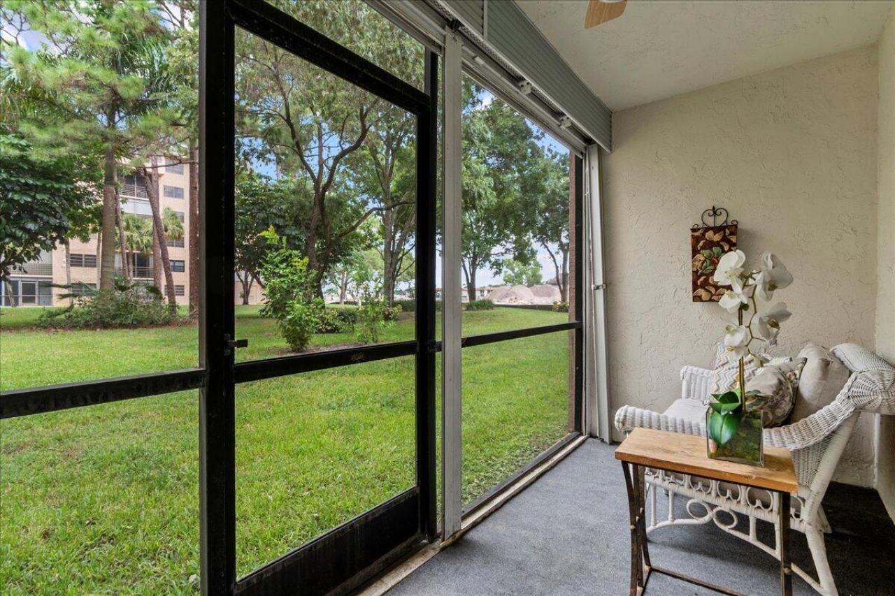 4760 Lucerne Lakes Boulevard W, Unit 105, Lake Worth, FL 33467 Photo