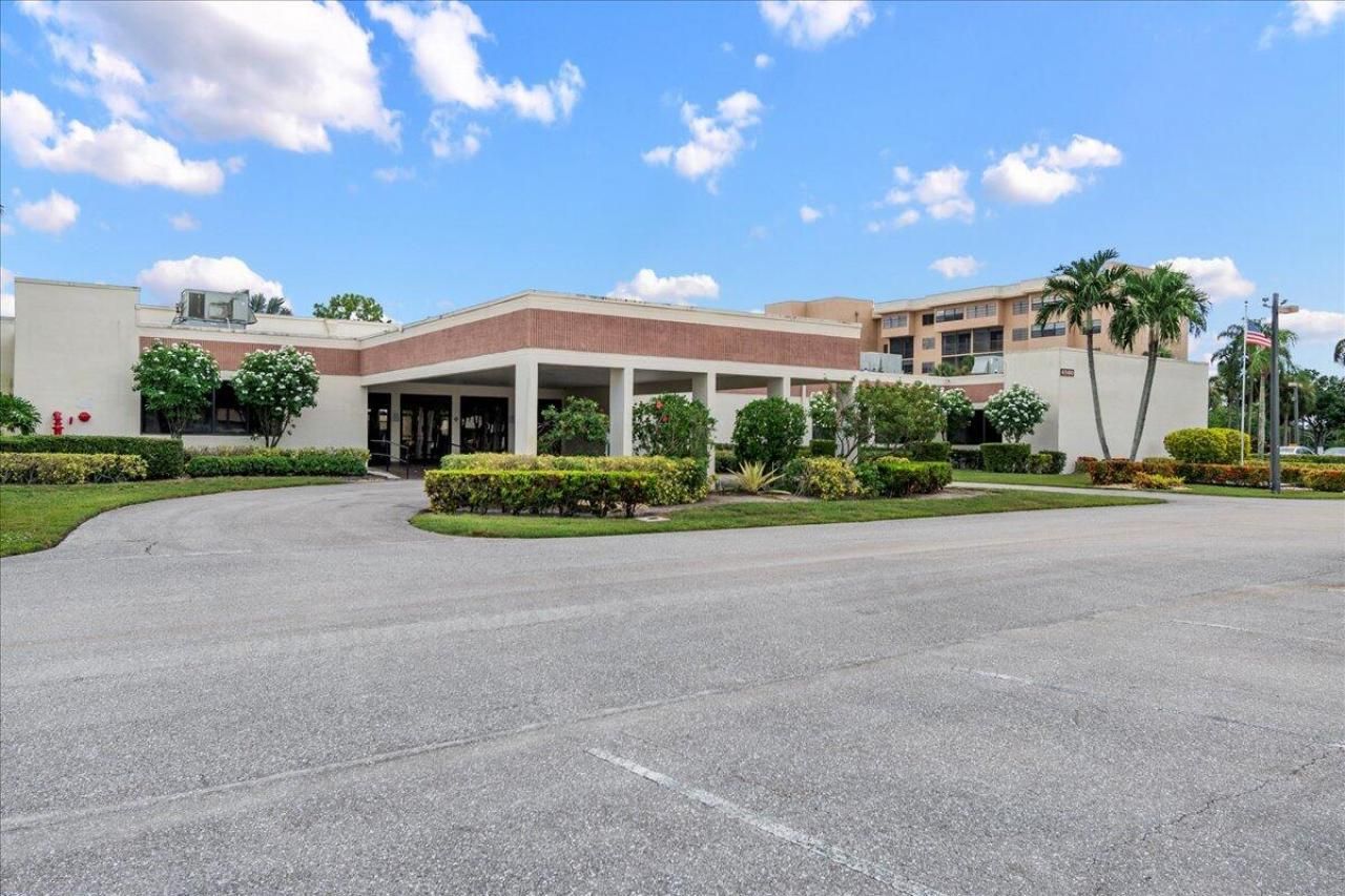 4760 Lucerne Lakes Boulevard W, Unit 105, Lake Worth, FL 33467 Photo