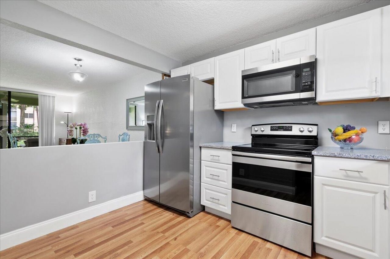 4760 Lucerne Lakes Boulevard W, Unit 105, Lake Worth, FL 33467 Photo