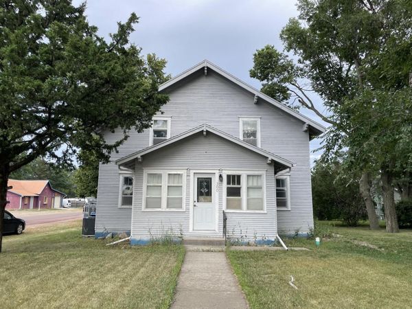 300 S Main St, Kimball, SD 57355