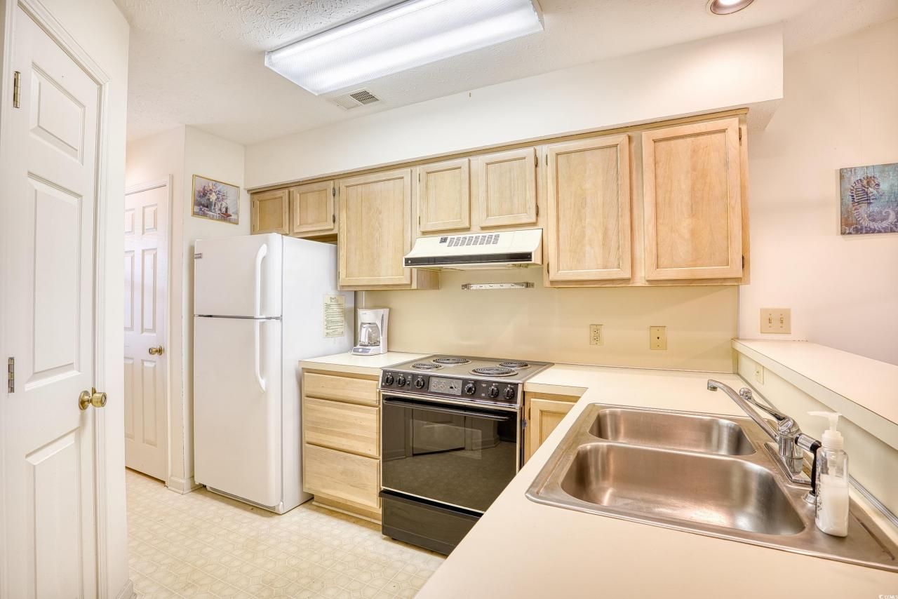 4103 Pinehurst Circle Photo 14