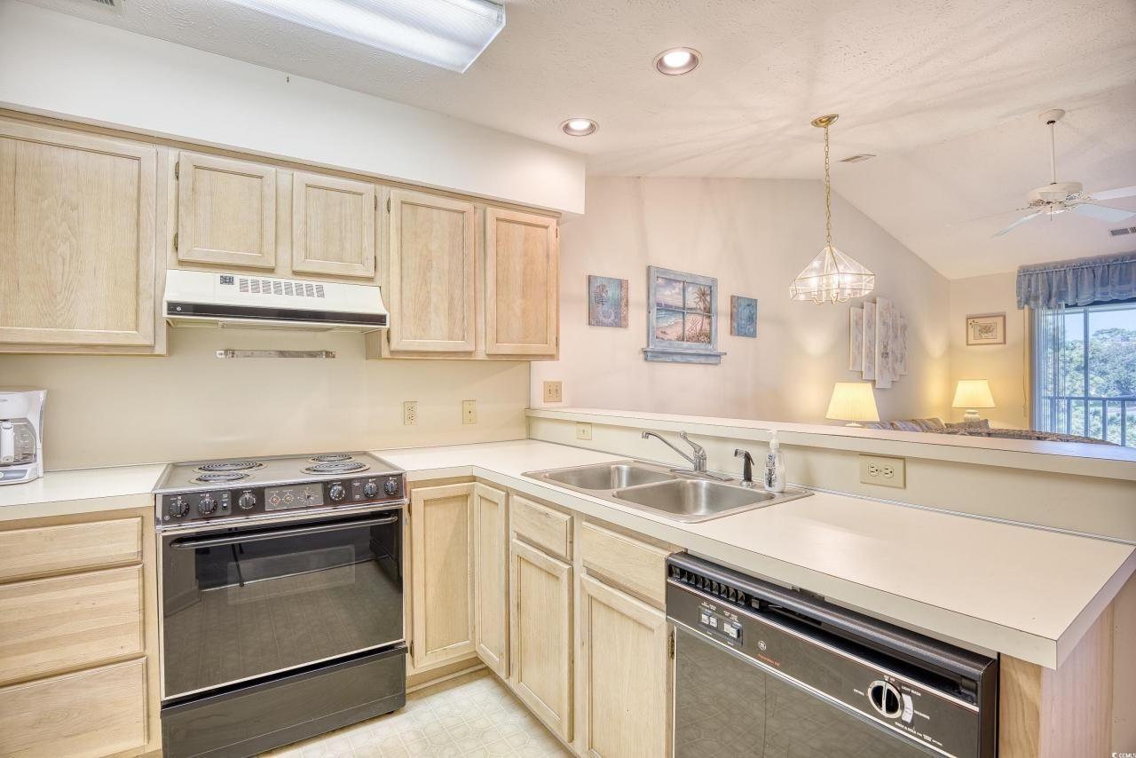 4103 Pinehurst Circle Photo 16