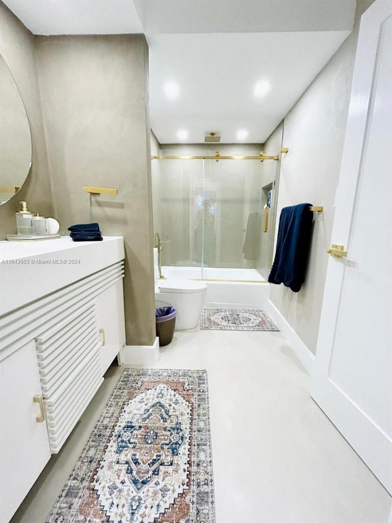 100 Lincoln Rd, Unit 445, Miami Beach, FL 33139 Photo
