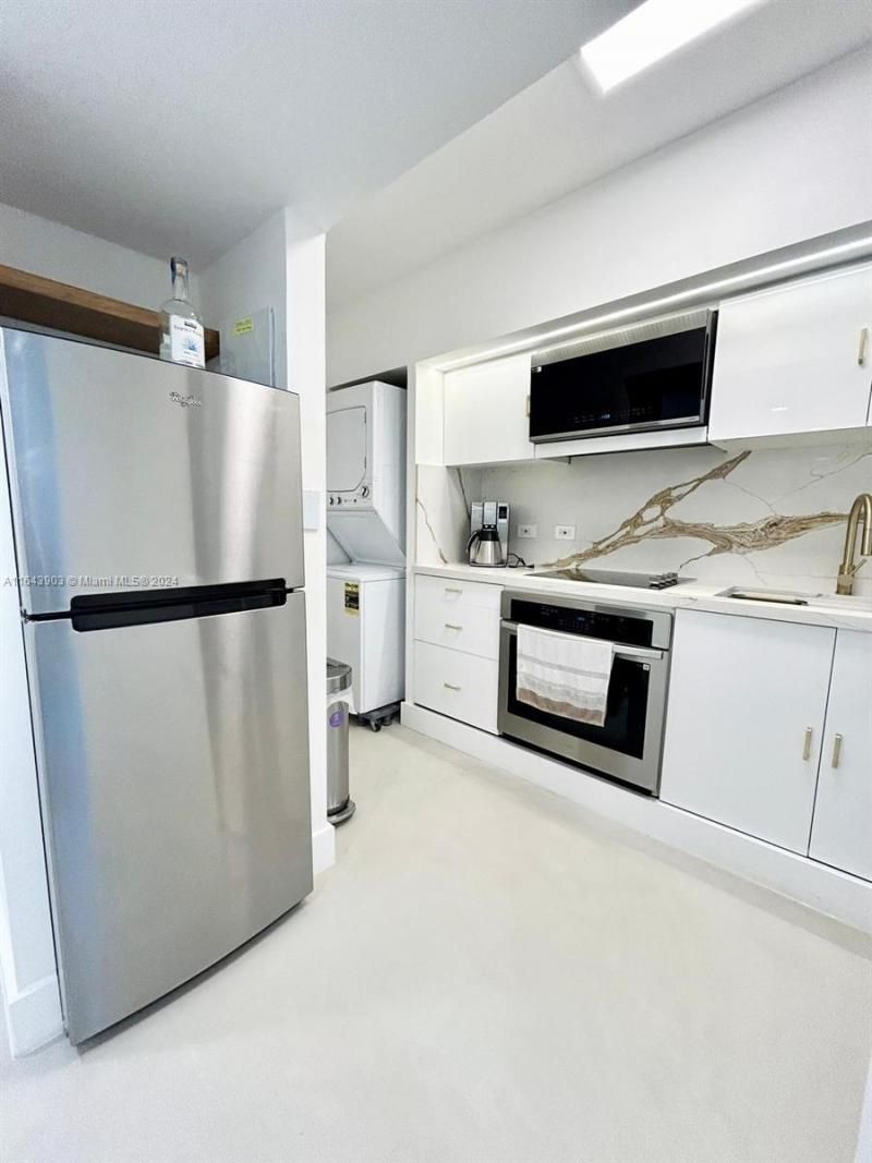 100 Lincoln Rd, Unit 445, Miami Beach, FL 33139 Photo