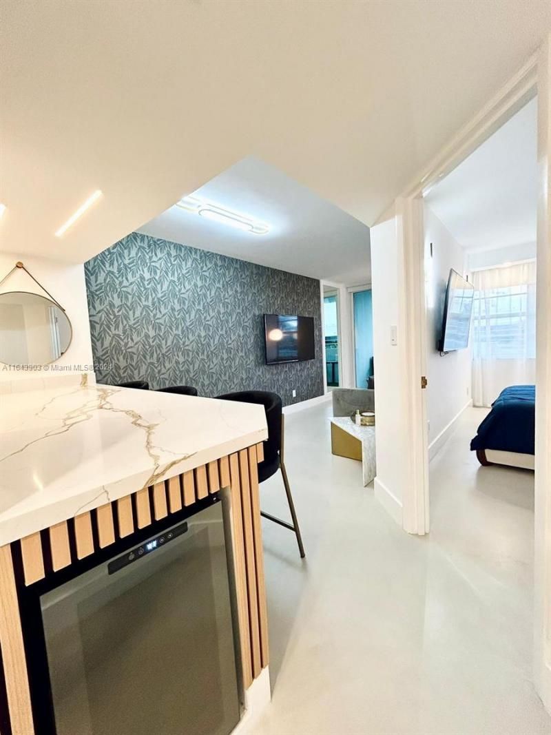 100 Lincoln Rd, Unit 445, Miami Beach, FL 33139 Photo