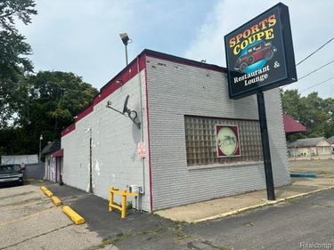 2415 N DORT, Flint, MI 48506