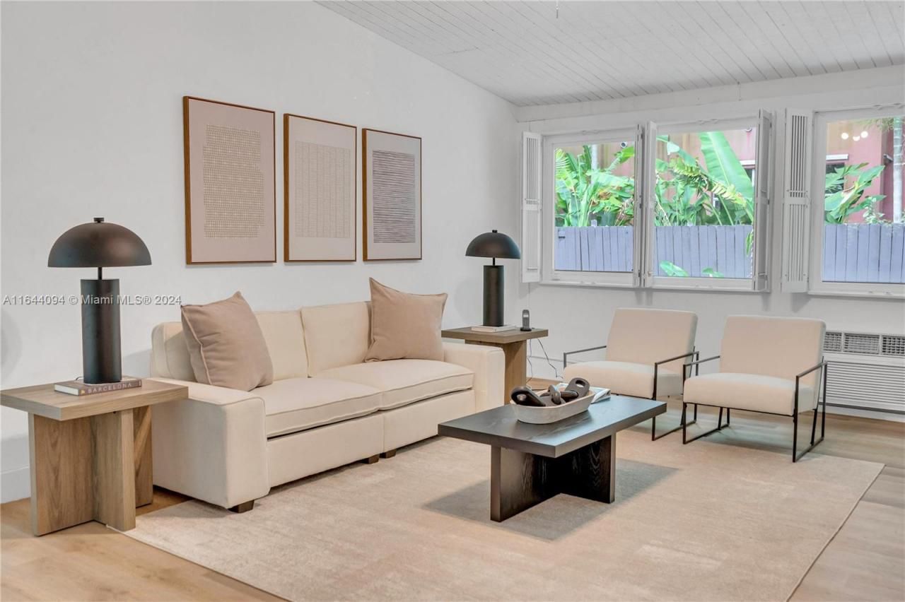 630 NE 117th St, Biscayne Park, FL 33161 Photo