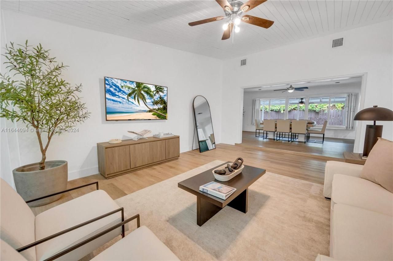 630 NE 117th St, Biscayne Park, FL 33161 Photo