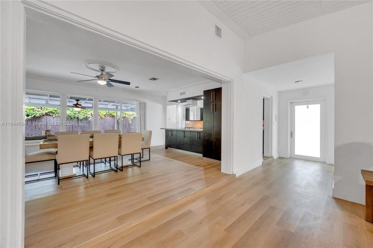 630 NE 117th St, Biscayne Park, FL 33161 Photo