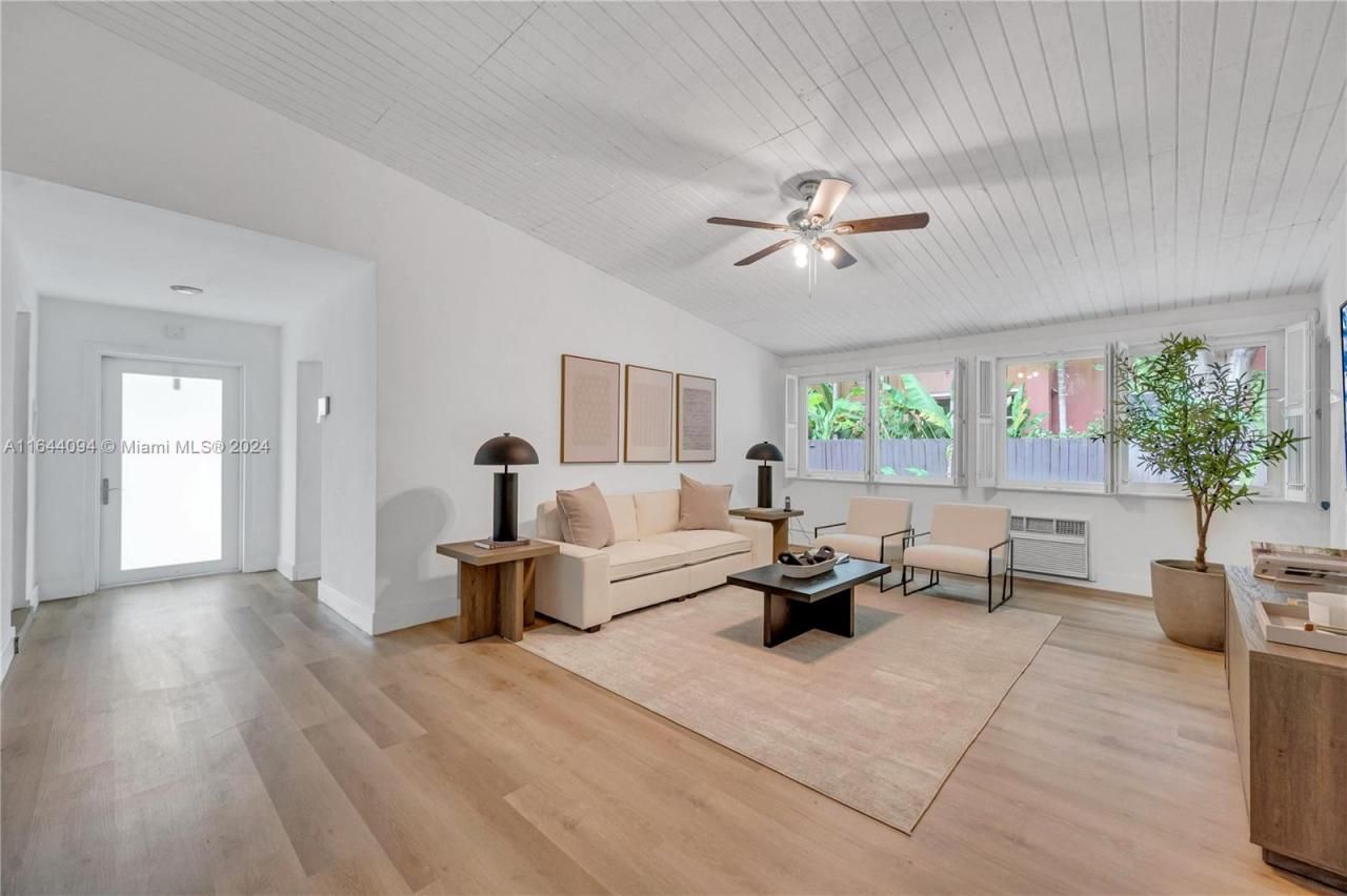 630 NE 117th St, Biscayne Park, FL 33161 Photo