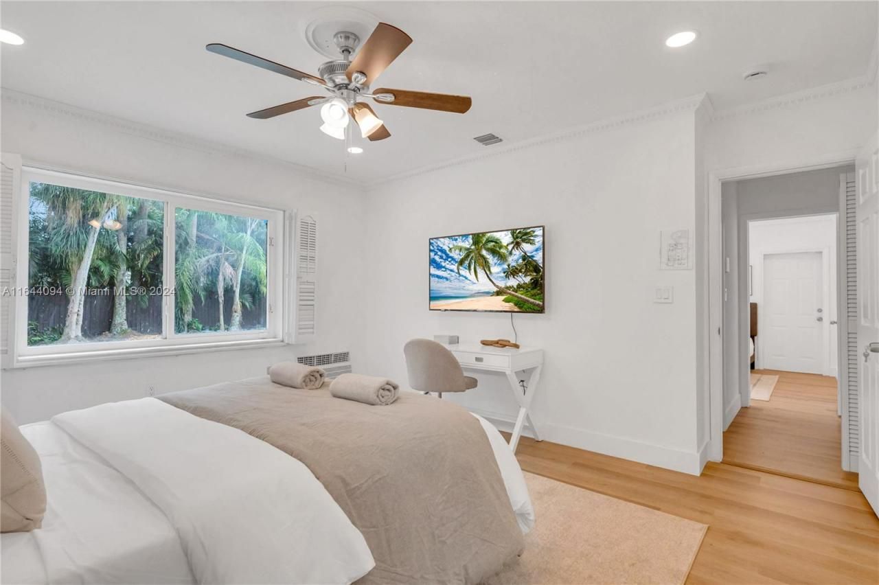 630 NE 117th St, Biscayne Park, FL 33161 Photo