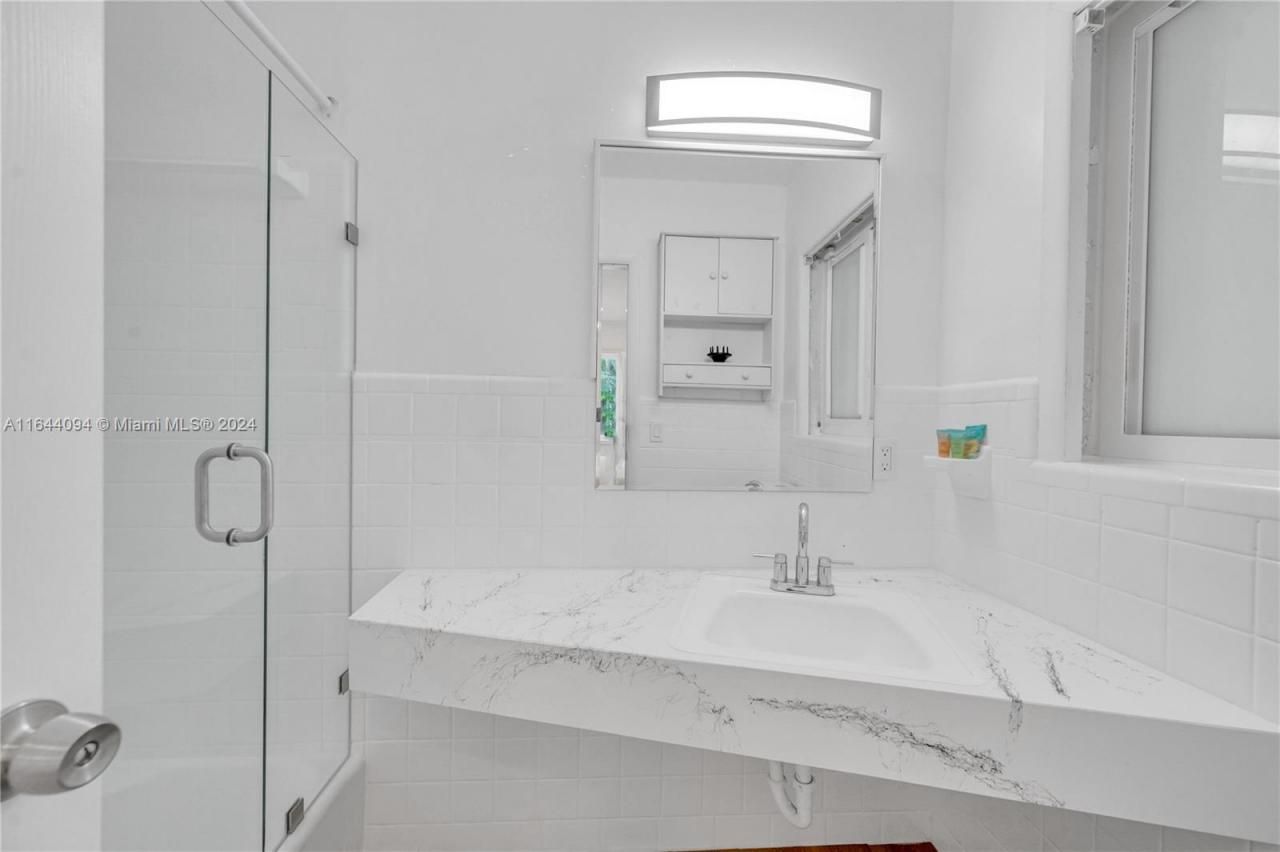 630 NE 117th St, Biscayne Park, FL 33161 Photo