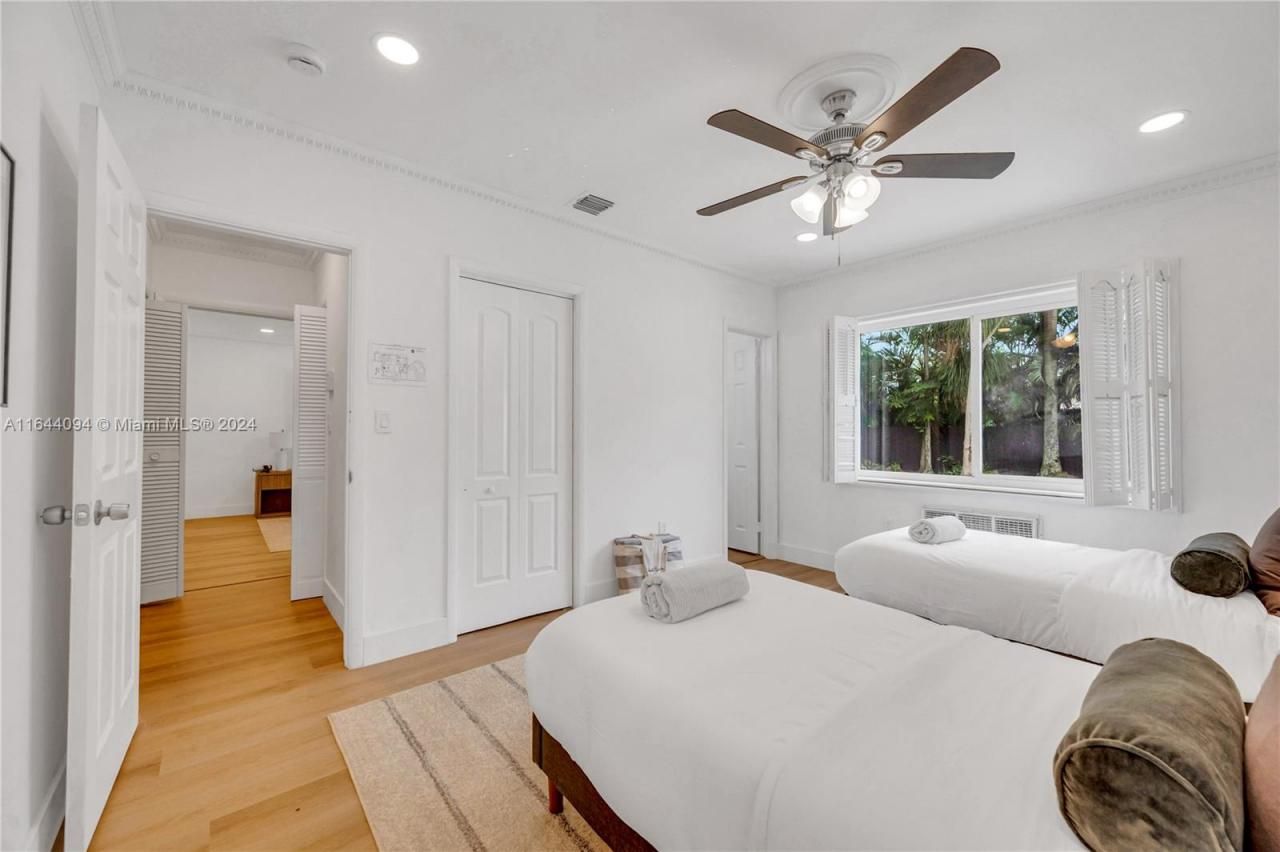 630 NE 117th St, Biscayne Park, FL 33161 Photo