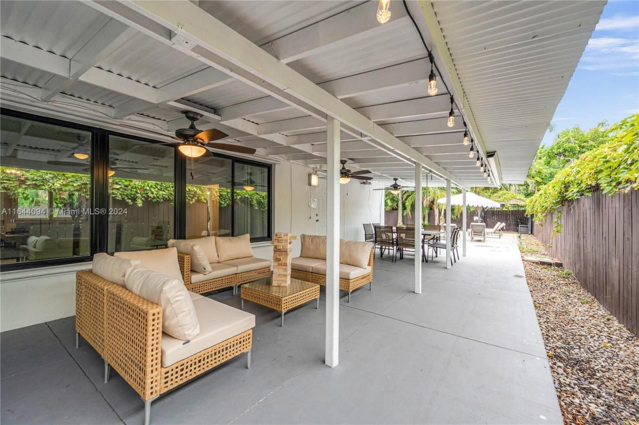 630 NE 117th St, Biscayne Park, FL 33161 Photo