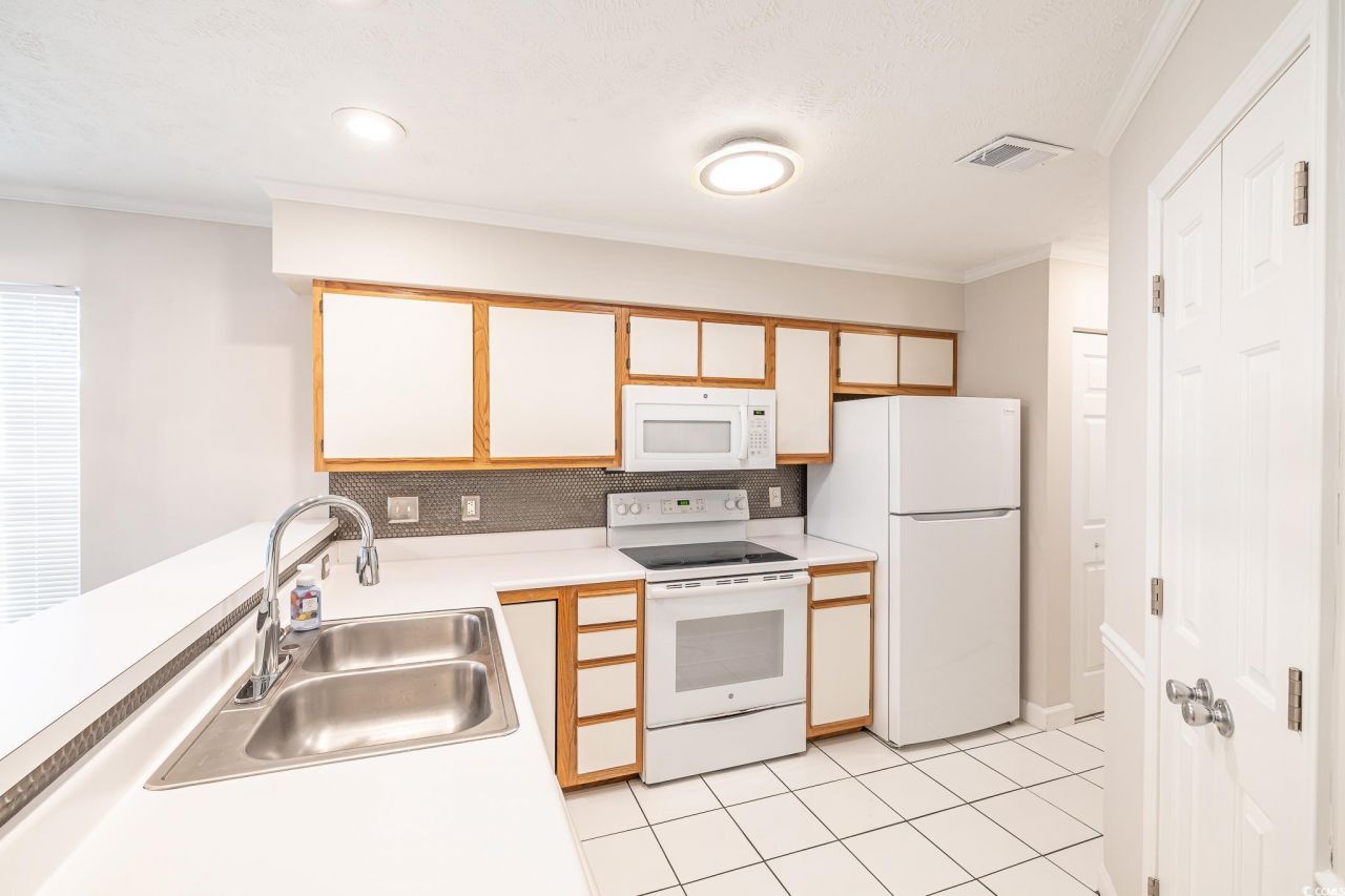 9550 Dunes Gable Dr. Photo 17