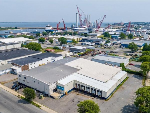 86 Macarthur Dr, New Bedford, MA 02740