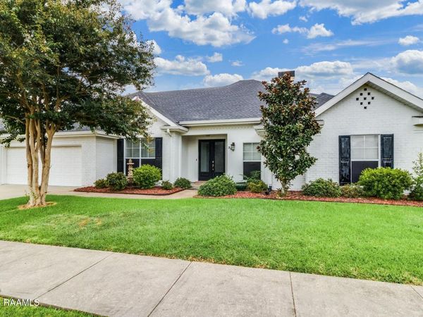 300 Caravan Drive, Lafayette, LA 70506