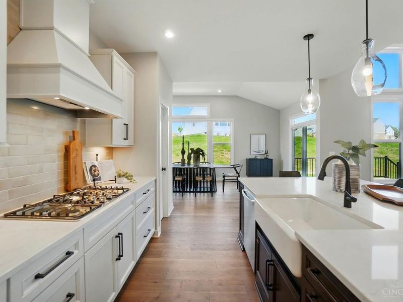 7516 Donegal Drive, Miami Twp, OH 45233 Photo 14