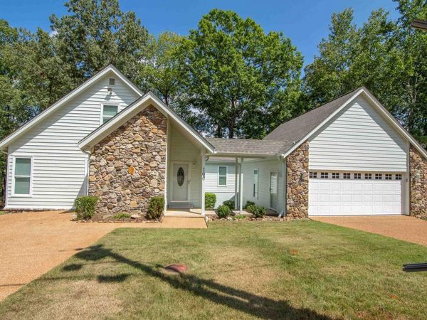 100 VANTAGE PT, Counce, TN 38326