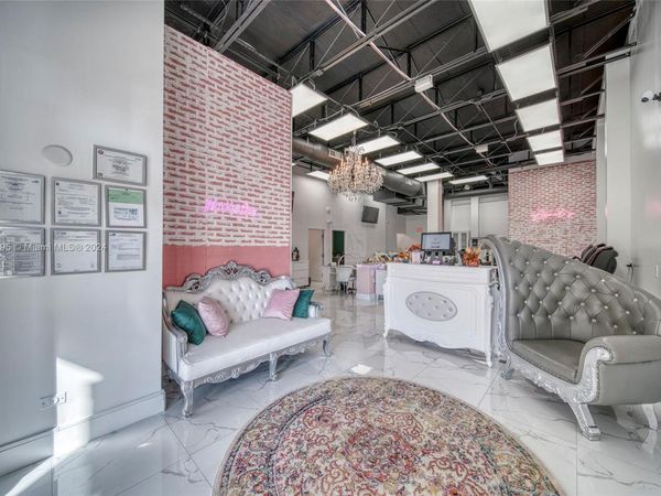 Full-Service Beauty Salon For Sale in Pinecrest, Miami, FL 33156