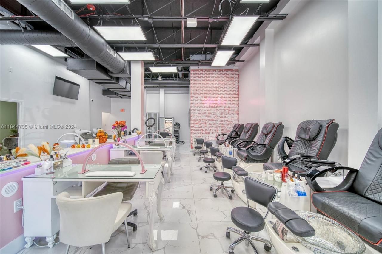 Full-service Beauty Salon For Sale In Pinecrest, Miami, FL 33156 Photo