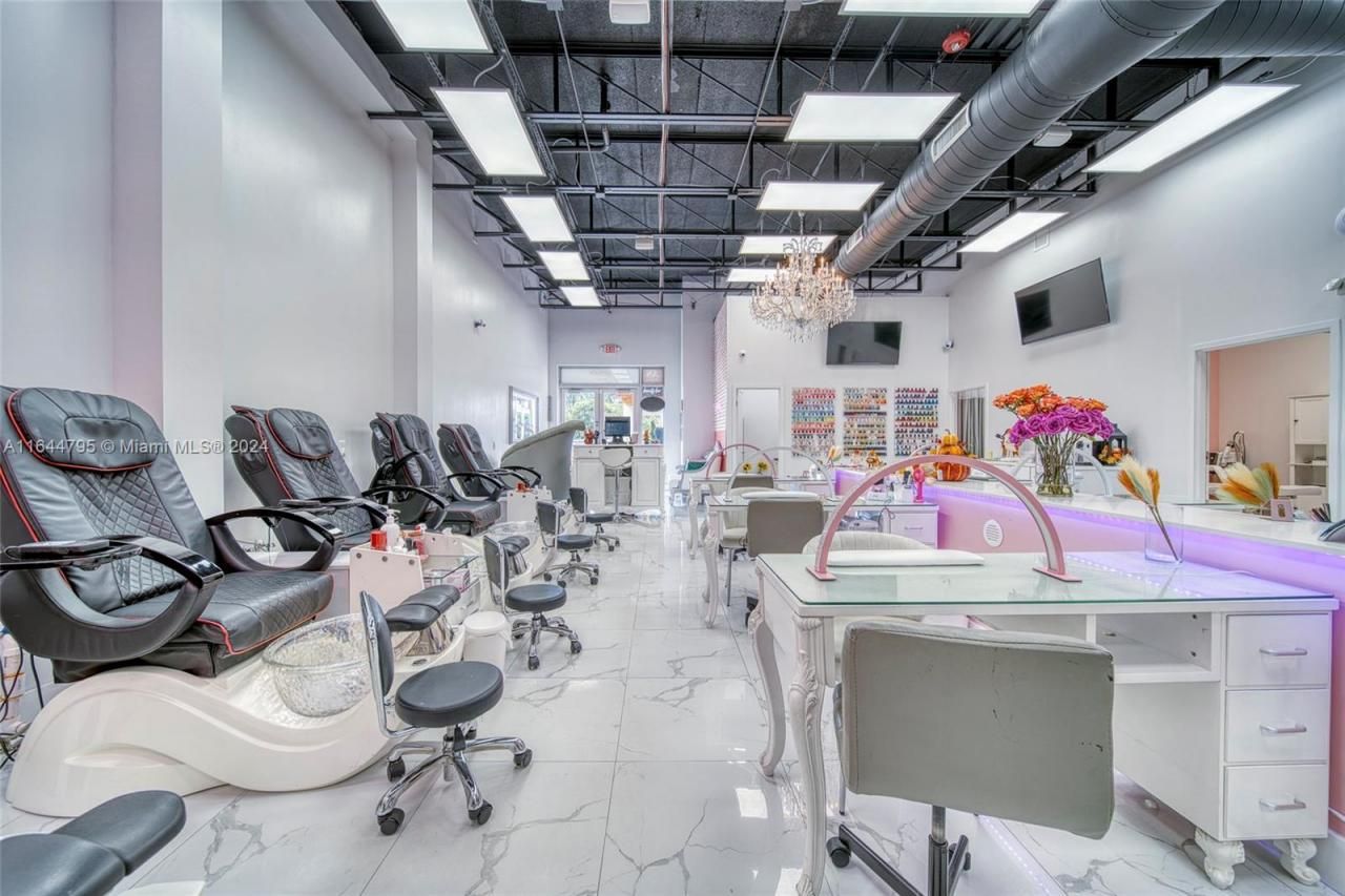 Full-service Beauty Salon For Sale In Pinecrest, Miami, FL 33156 Photo