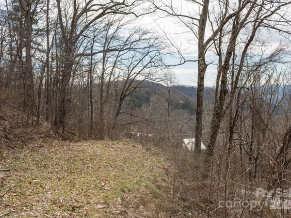 999 Falconwood Lane, Asheville, NC 28804