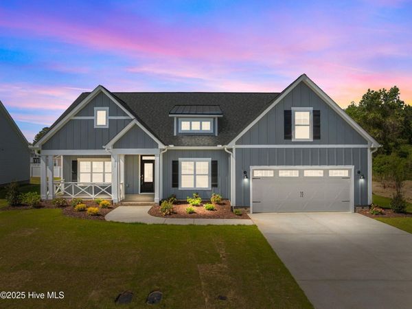 911 Hunter Grace Drive, Winterville, NC 28590