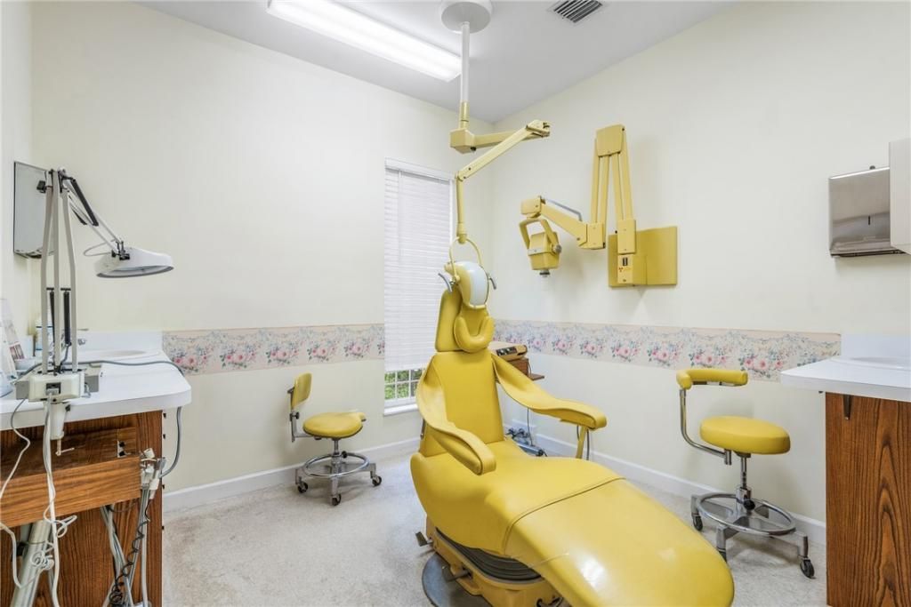 1140 Royal Palm Boulevard, Vero Beach, FL 32960 Photo