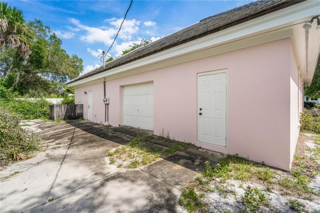 1140 Royal Palm Boulevard, Vero Beach, FL 32960 Photo