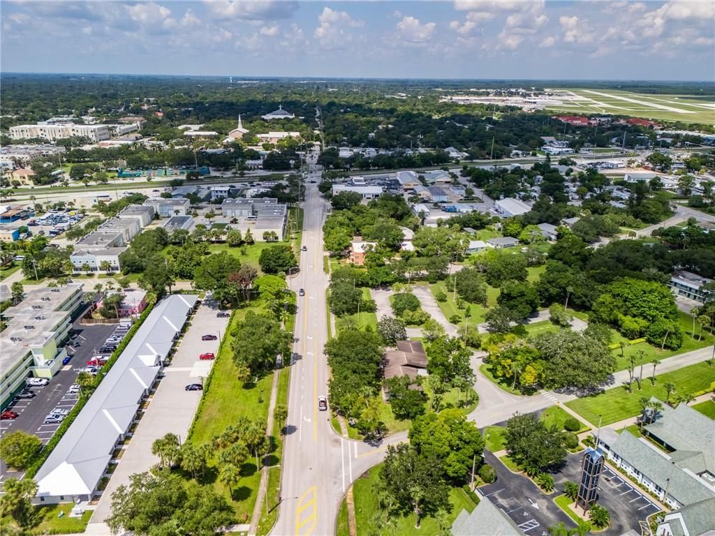 1140 Royal Palm Boulevard, Vero Beach, FL 32960 Photo