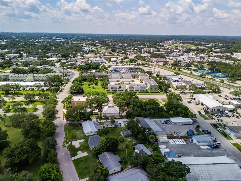 1140 Royal Palm Boulevard, Vero Beach, FL 32960 Photo