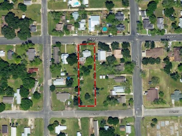 612 Black ST, Schulenburg, TX 78956