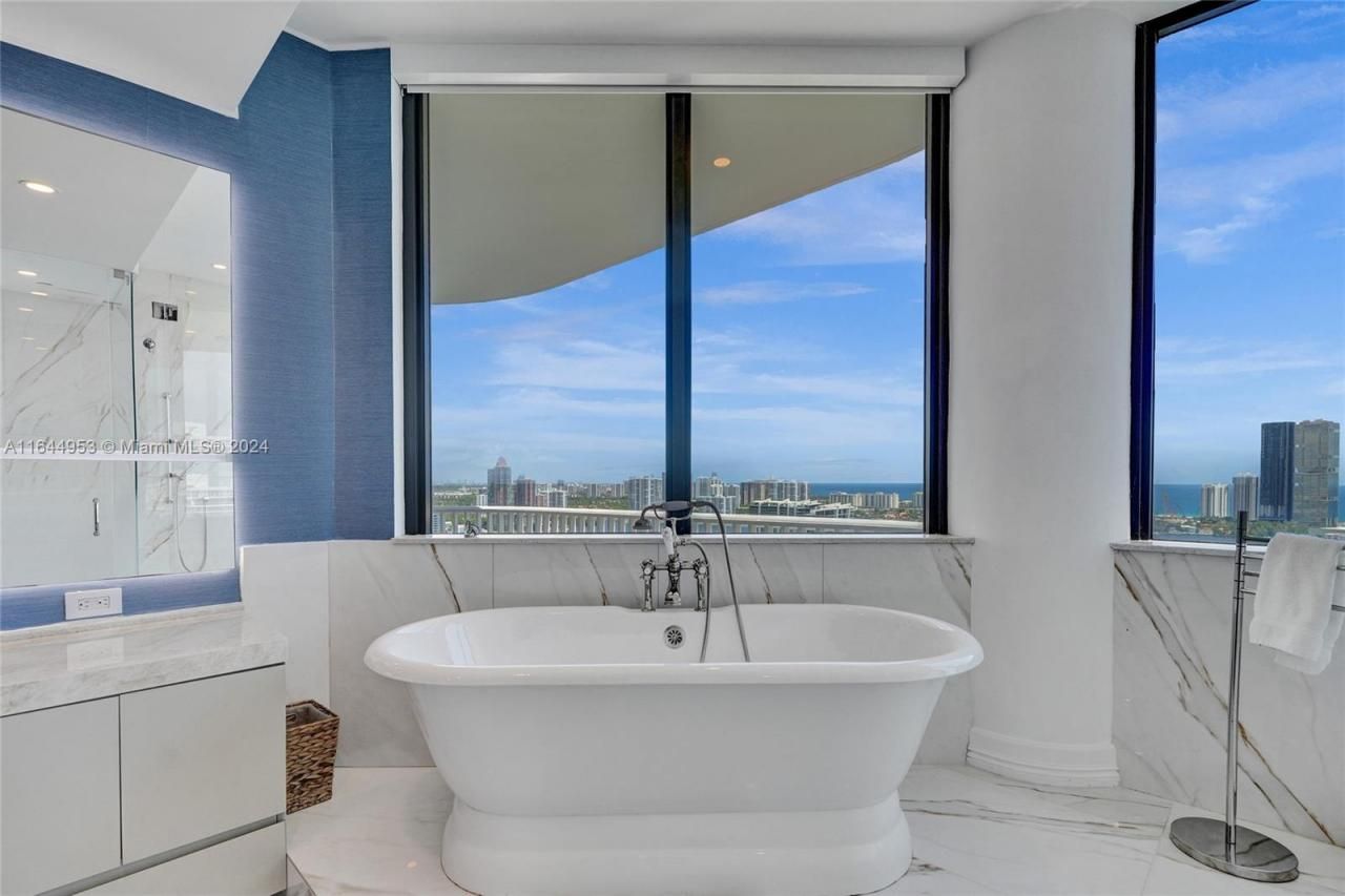 3000 Island Blvd, Unit PH-4, Aventura, FL 33160 Photo