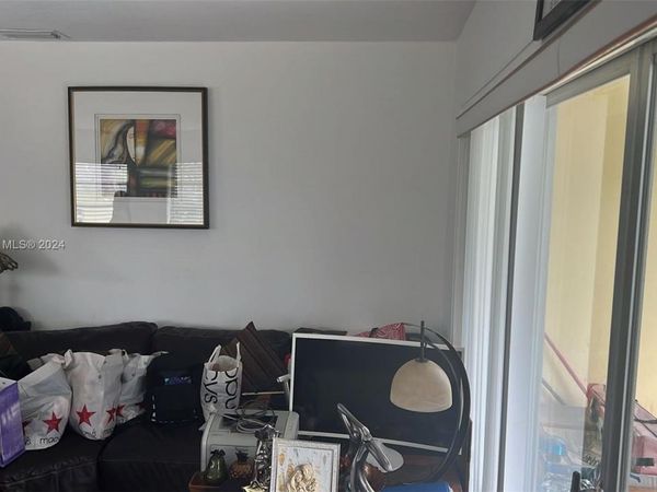 7304 SW 82nd St, Unit A210, Miami, FL 33143