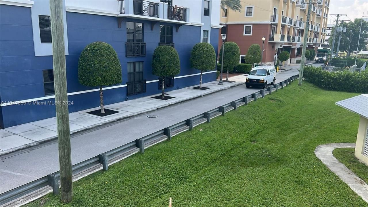 7304 SW 82nd St, Unit A210, Miami, FL 33143 Photo