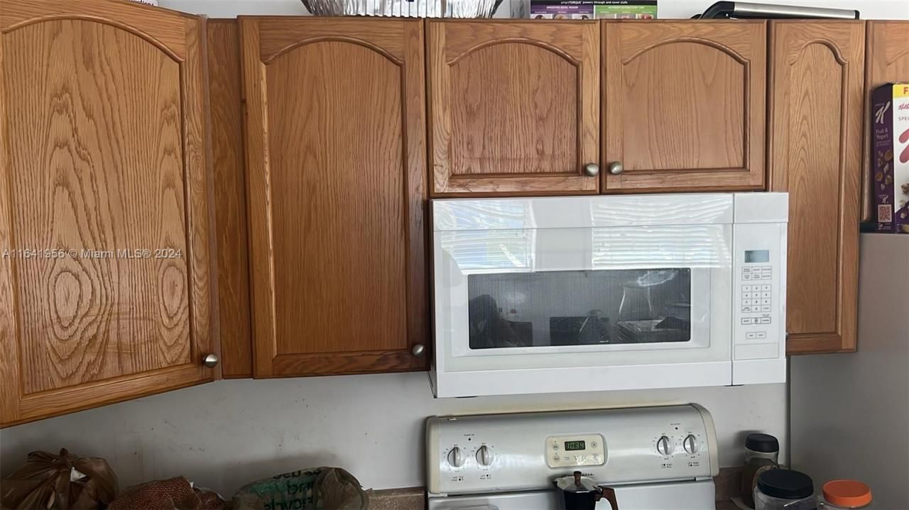 7304 SW 82nd St, Unit A210, Miami, FL 33143 Photo