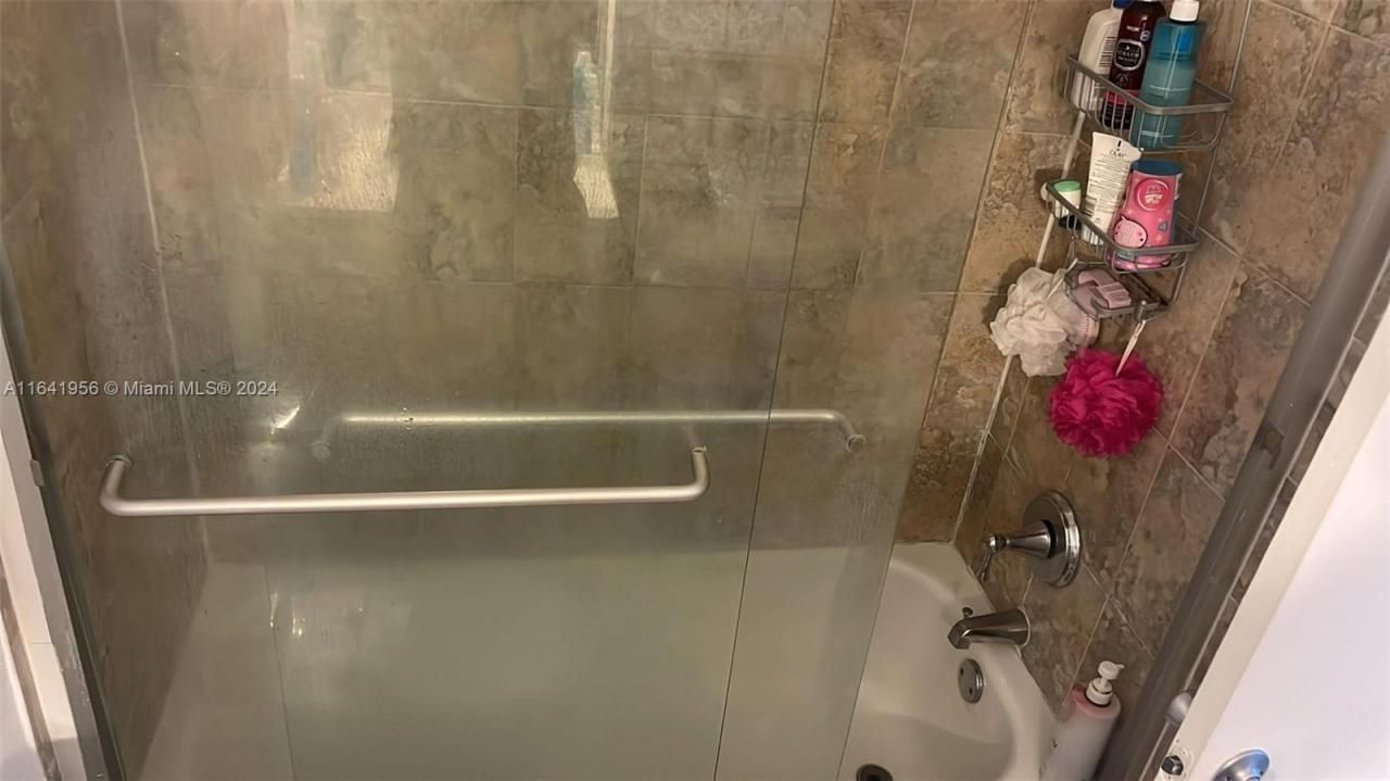 7304 SW 82nd St, Unit A210, Miami, FL 33143 Photo