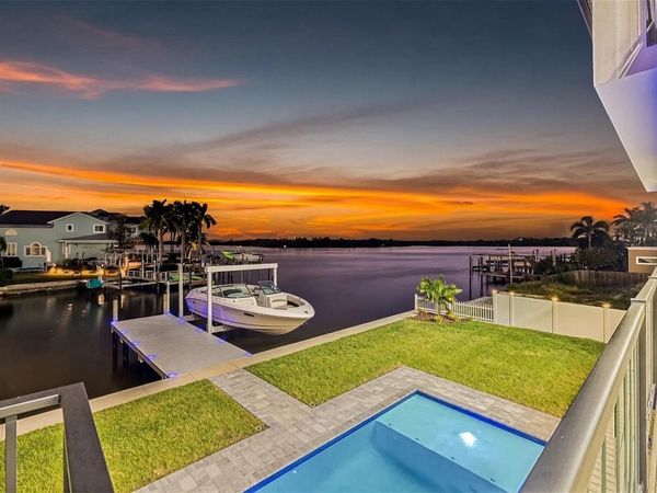 2121 BAYOU GRANDE BOULEVARD NE, ST PETERSBURG, FL 33703