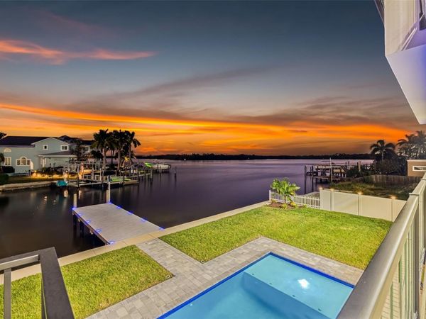 2121 BAYOU GRANDE BOULEVARD NE, ST PETERSBURG, FL 33703