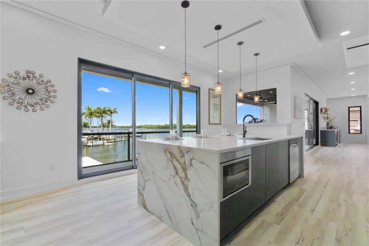 2121 Bayou Grande Boulevard Ne, Saint Petersburg, FL 33703 Photo