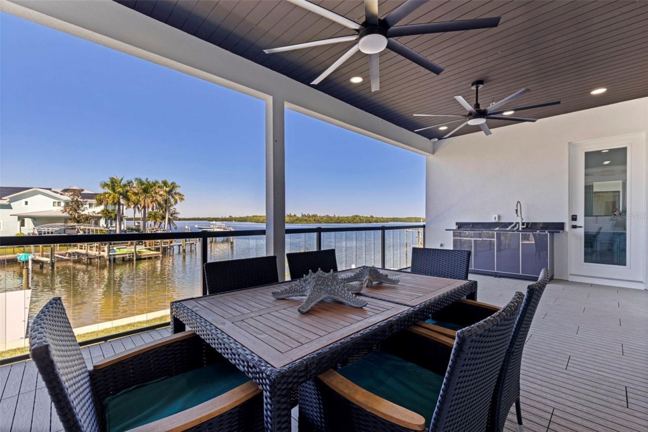 2121 Bayou Grande Boulevard Ne, Saint Petersburg, FL 33703 Photo