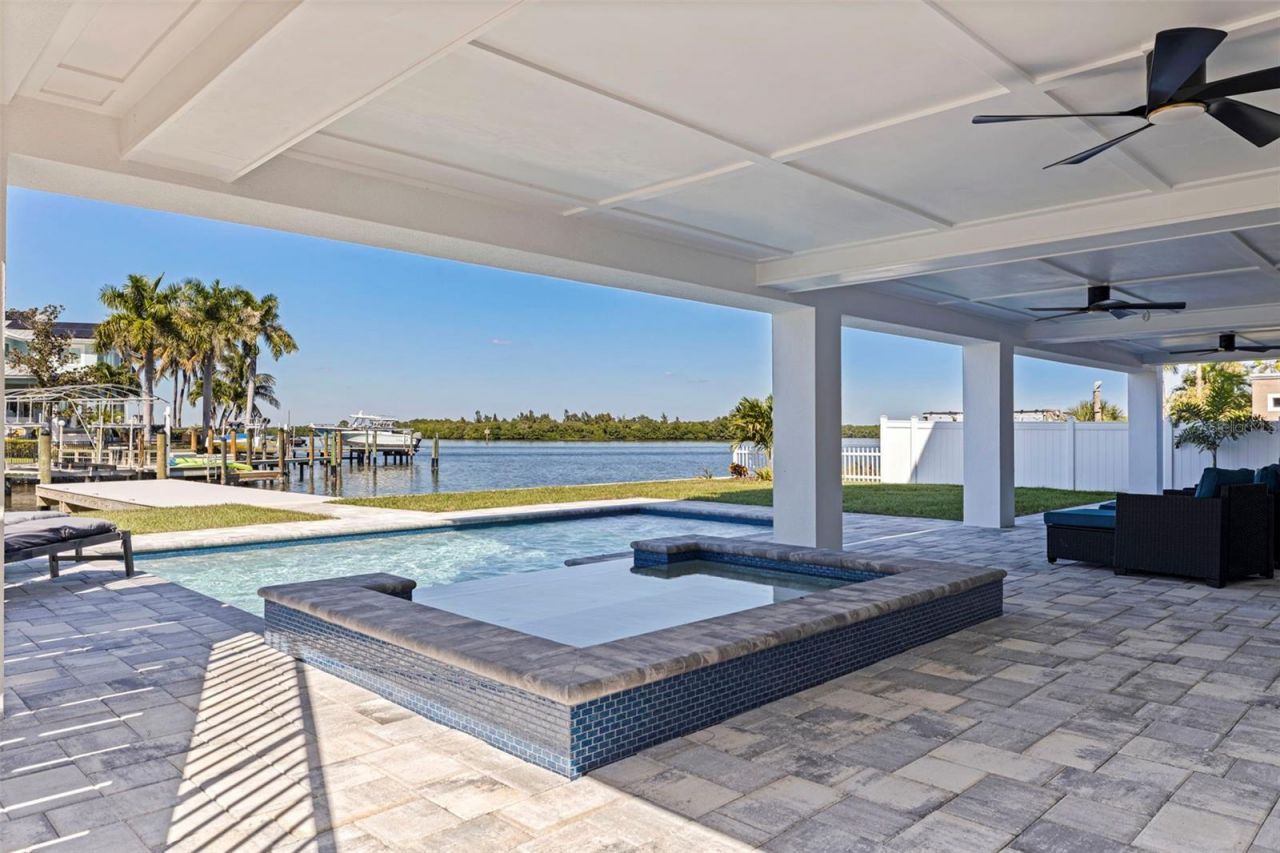 2121 Bayou Grande Boulevard Ne, Saint Petersburg, FL 33703 Photo