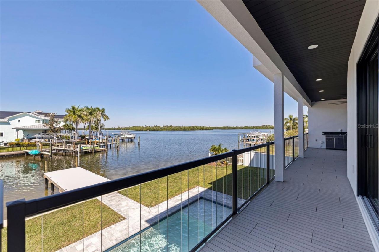 2121 Bayou Grande Boulevard Ne, Saint Petersburg, FL 33703 Photo