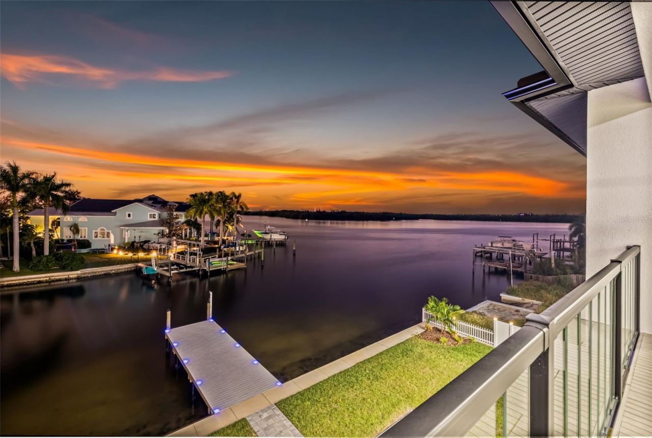 2121 Bayou Grande Boulevard Ne, Saint Petersburg, FL 33703 Photo
