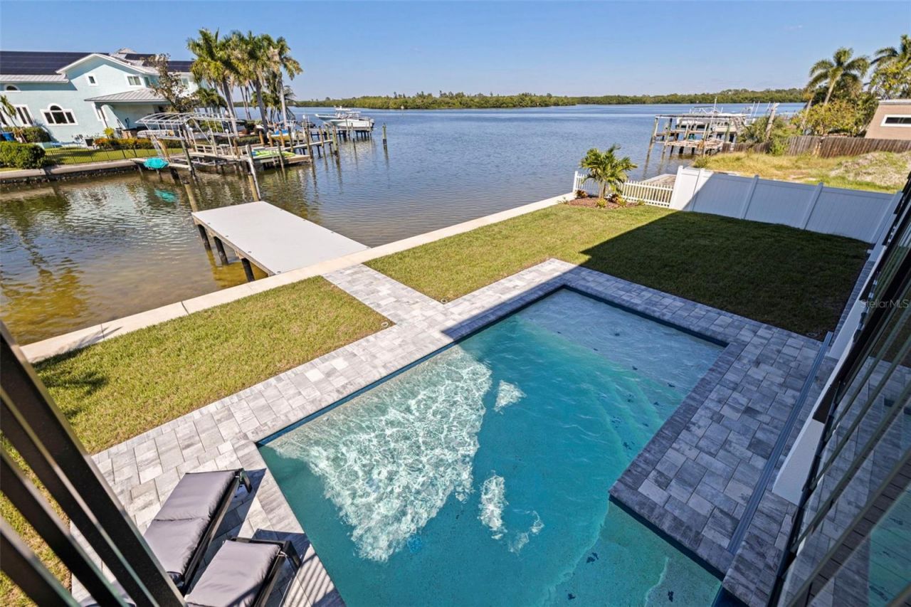 2121 Bayou Grande Boulevard Ne, Saint Petersburg, FL 33703 Photo