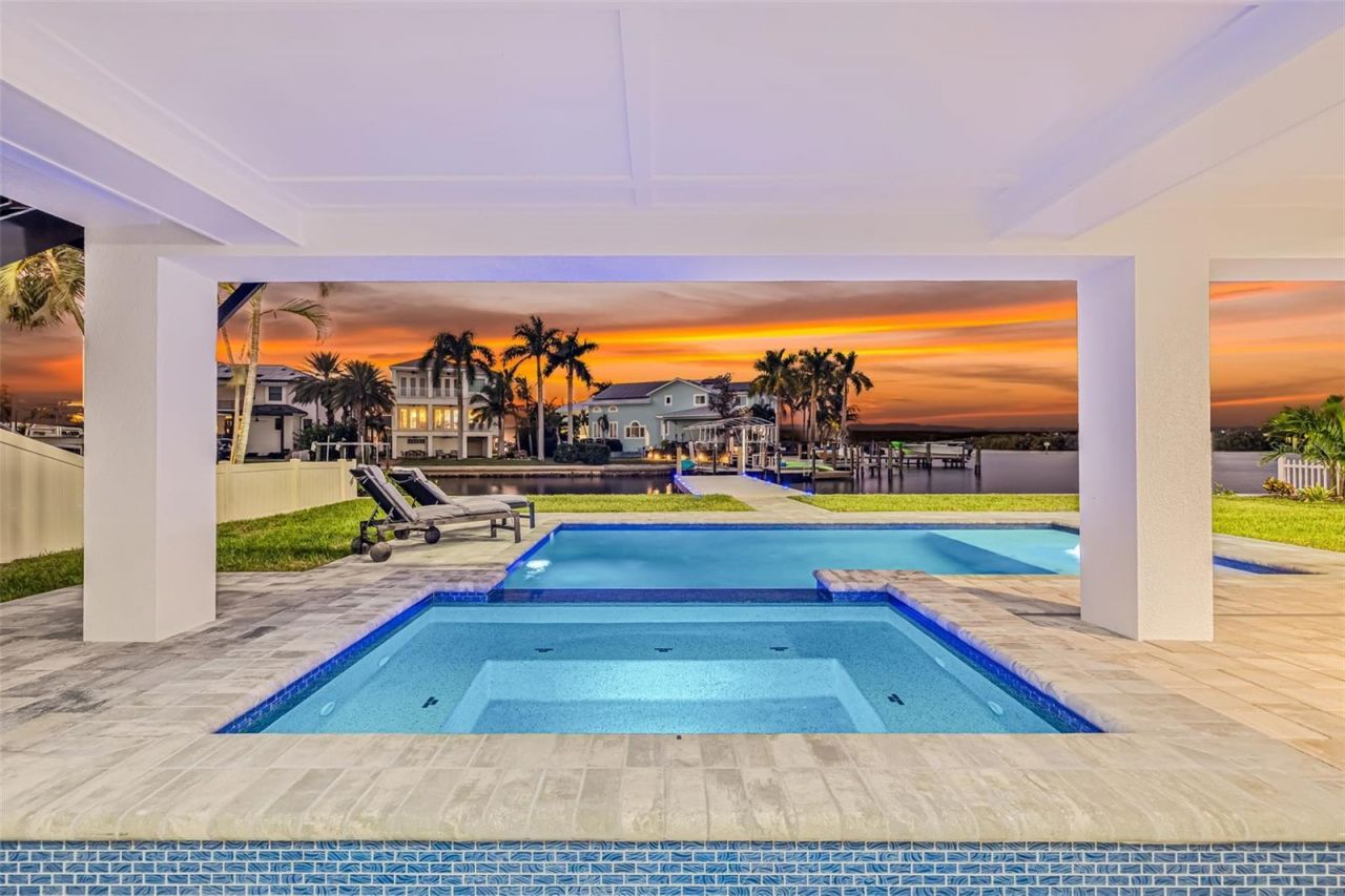 2121 Bayou Grande Boulevard Ne, Saint Petersburg, FL 33703 Photo
